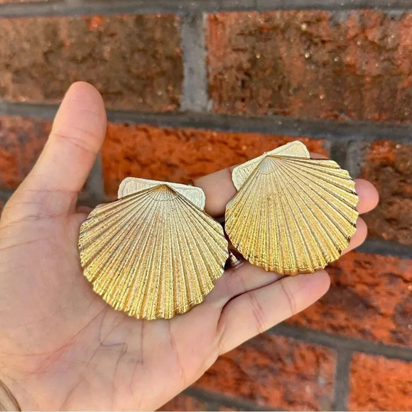 Seashell Gold Rope Chain Earrings Necklace Set - Picture 4 of 10